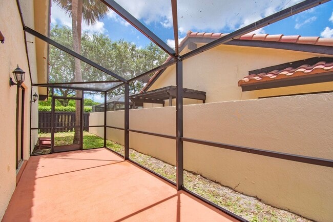 Building Photo - 21662 San Simeon Cir