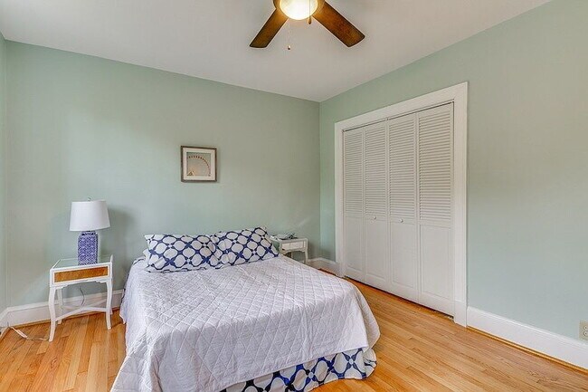 Building Photo - 3-Bed in the Heart of Washington, D.C. – Spacious 1996 Sq Ft with 2 Full Baths!"