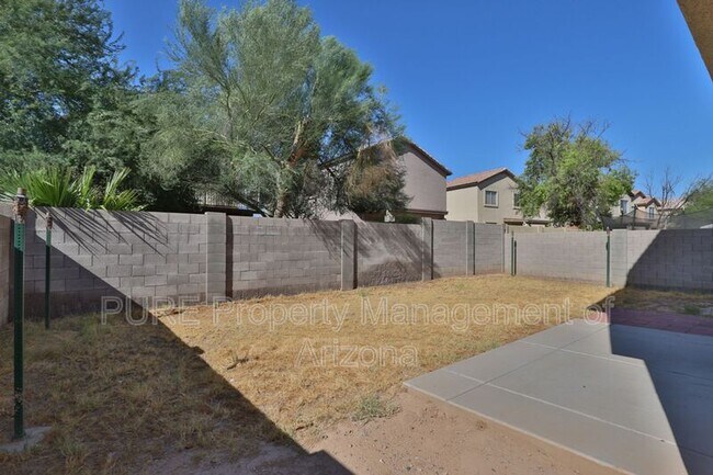 Building Photo - 11380 W Mohave St