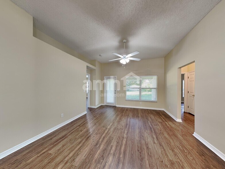 Building Photo - 875 Sedgewood Cir