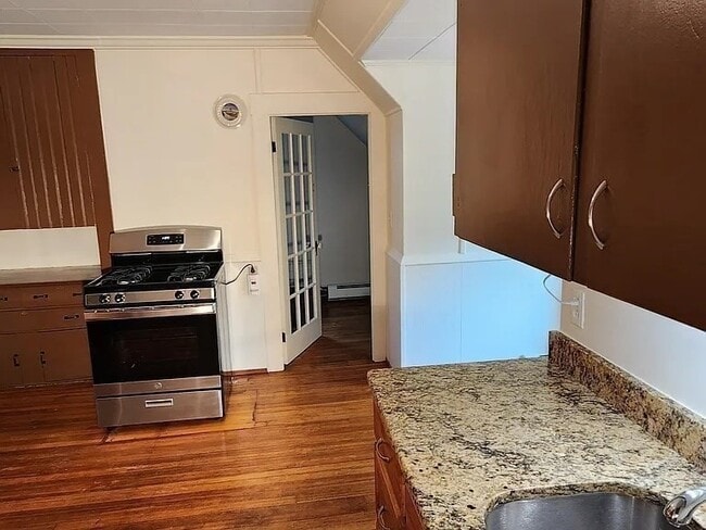 Building Photo - 38 Elmwood B