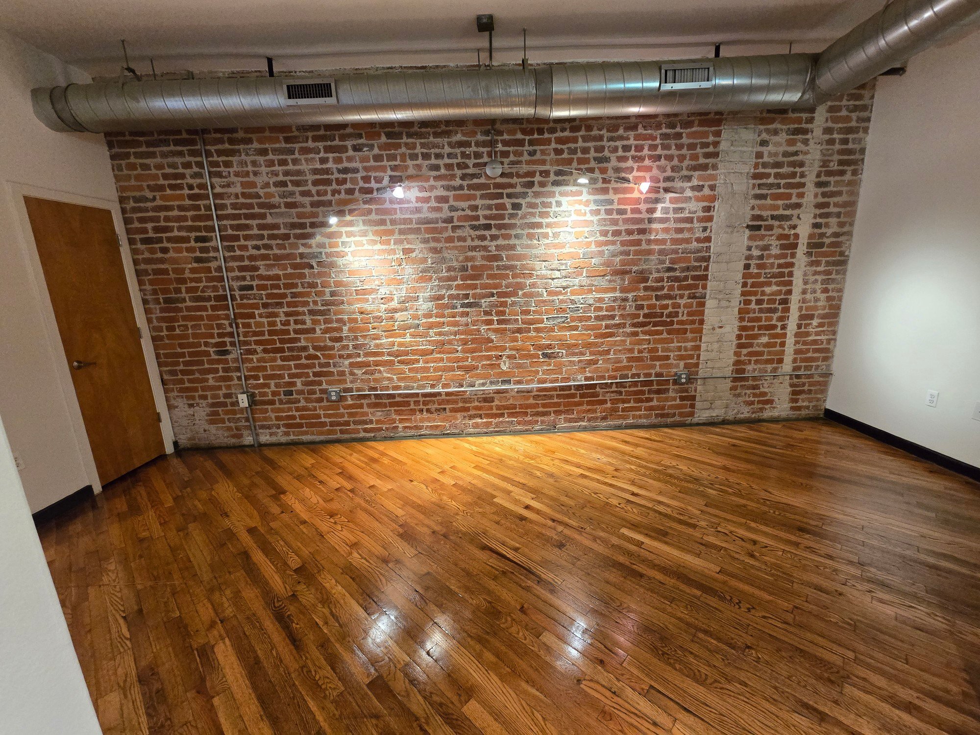 Building Photo - 1318 W Broad St