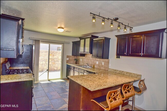 Building Photo - 703 Joe Rodriguez Dr