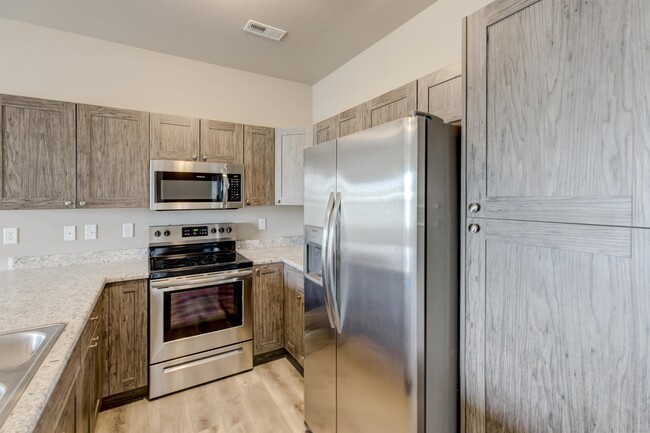 Building Photo - 4685 Pleasant Port View