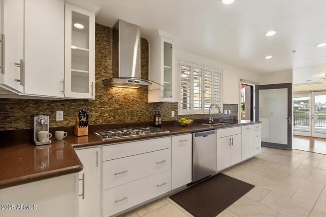 Building Photo - 7613 E Vía Del Reposo