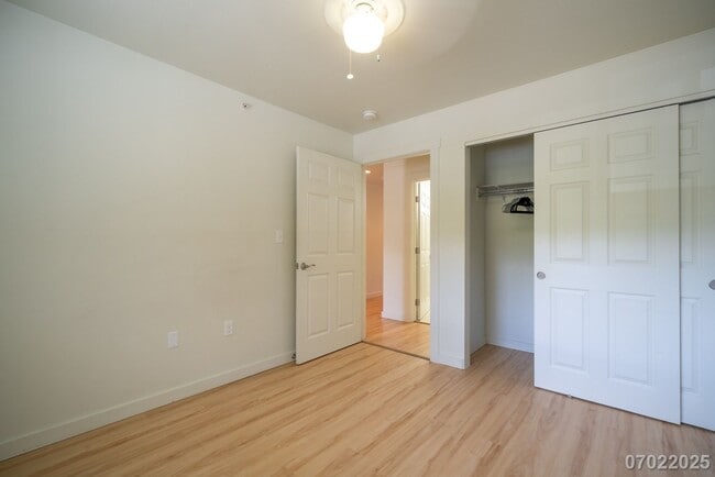 Building Photo - $3,200 | 3br/2ba Condominium in Sixty Parkside