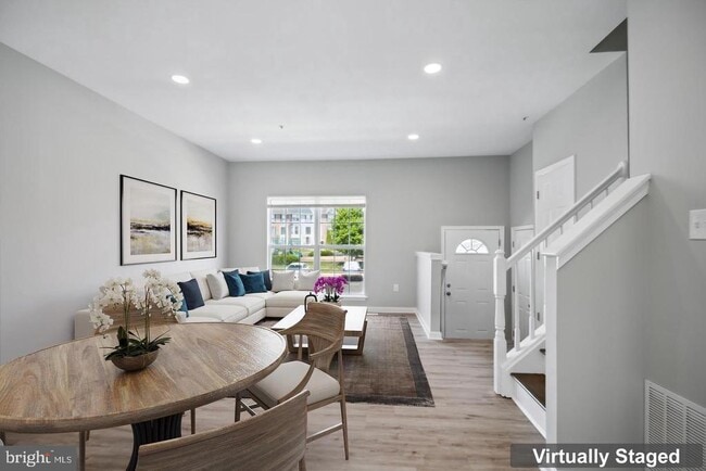 Building Photo - 7135 Ladd Cir