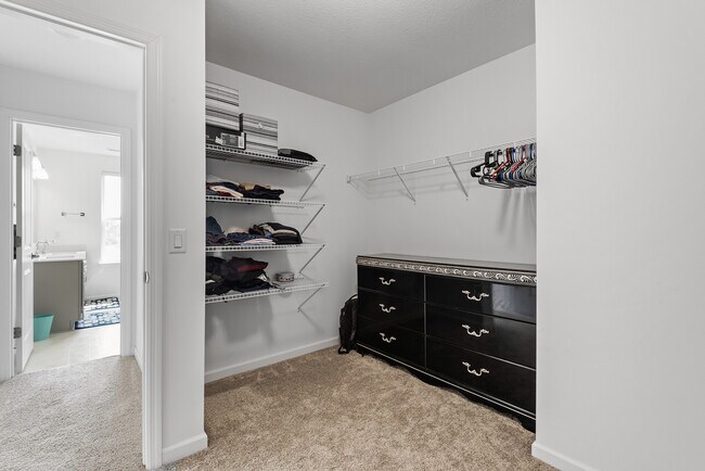 Building Photo - 5898 Urbandale Ct N