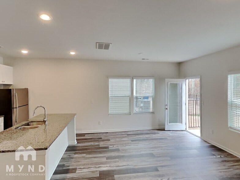 Building Photo - 122 Fosters Gln Pl