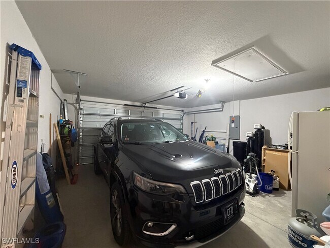 Building Photo - 4236 NE 20th Pl