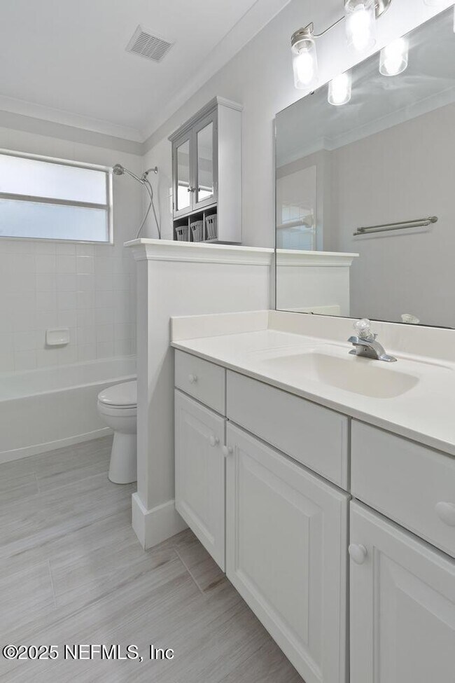 Building Photo - 744 Dewdrop Loop