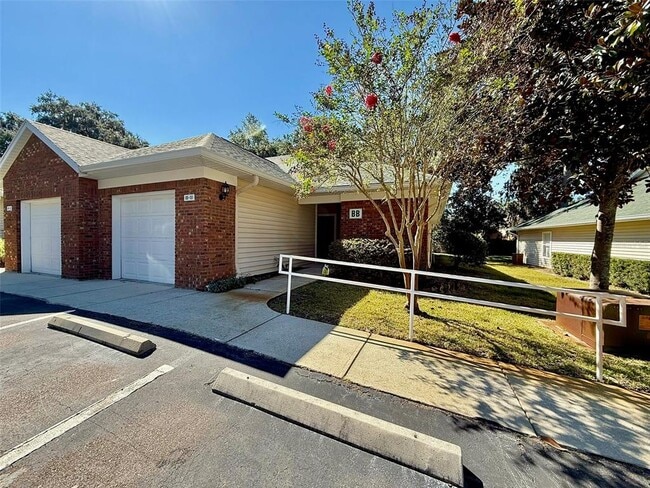 Building Photo - 13200 W Newberry Rd