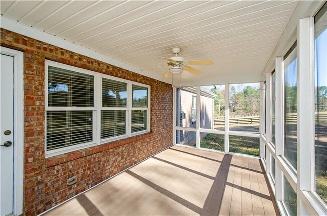 Building Photo - 3950 Chattahoochee Rd