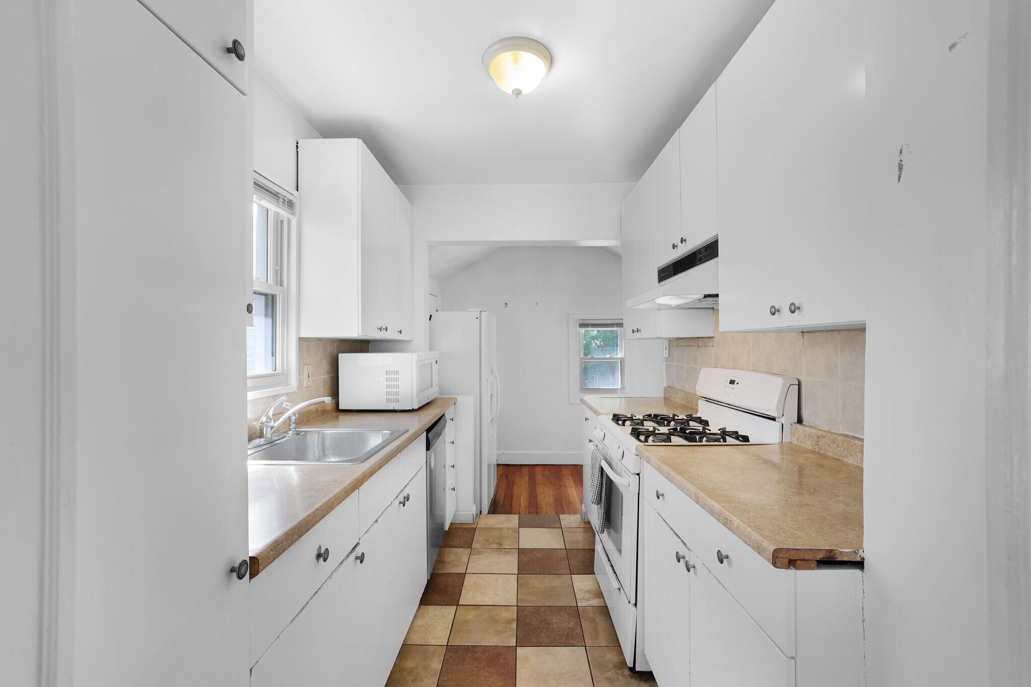 Building Photo - 2712 1st St S