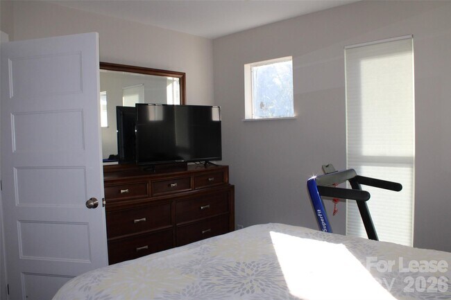 Building Photo - 18749 Vineyard Point Ln