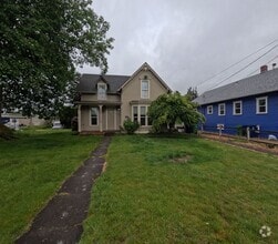 Building Photo - 4 bedroom, 2 bath house located in Downtow...