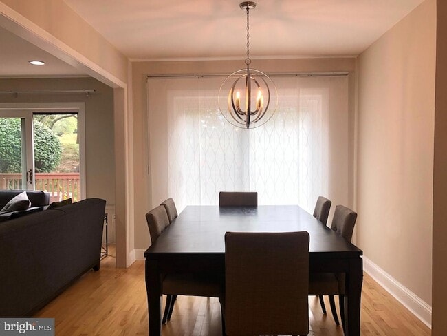 Building Photo - 5 Algonquin Ct