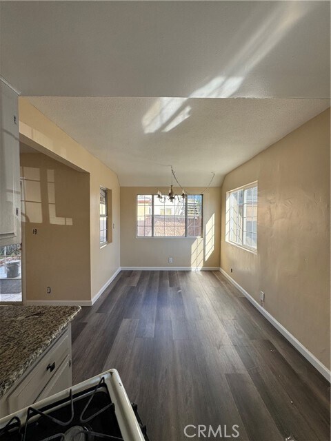 Building Photo - 921 Carob Way