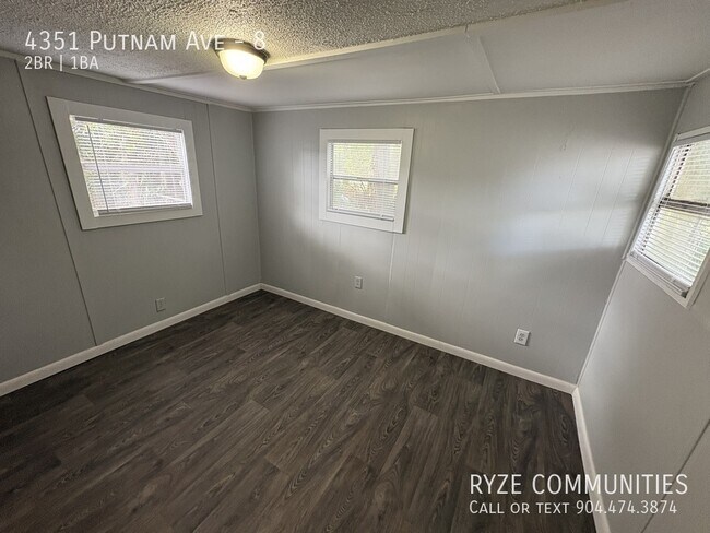 Building Photo - 4351 Putnam Ave