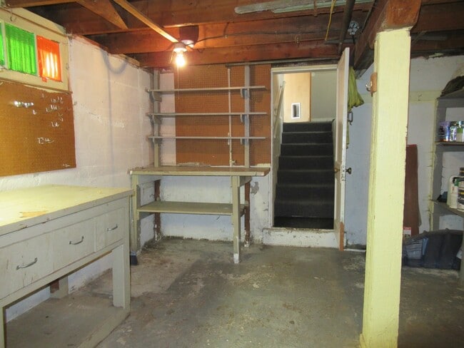 Building Photo - Cute Home in Whitefish with Yard & Storage