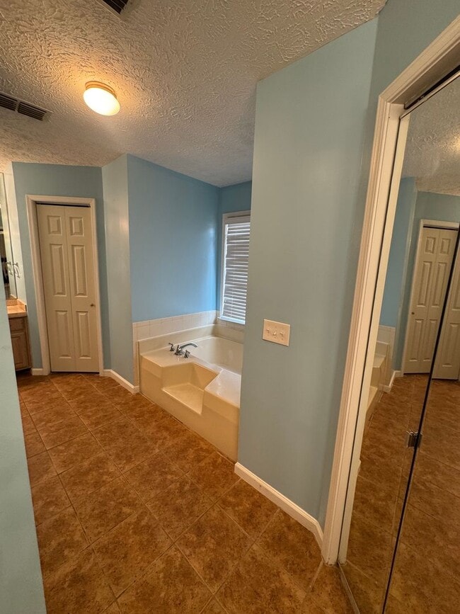 Building Photo - A Great Place to Call Home