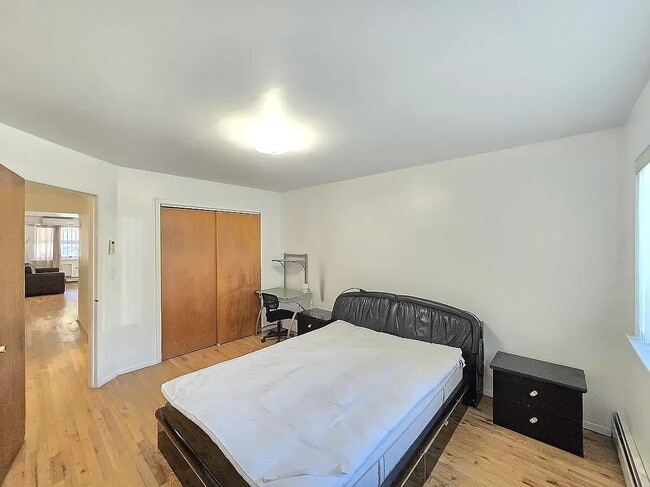 Building Photo - 8620 Bay 16th St