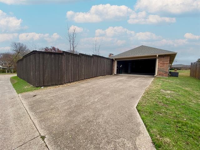 Building Photo - 1531 La Paz Dr