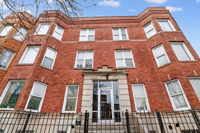 Building Photo - 4622 S Calumet Ave