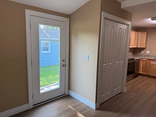 Building Photo - 3 Bedroom, 1 Bath , Oversized 2 Car Garage, Totally Remodeled