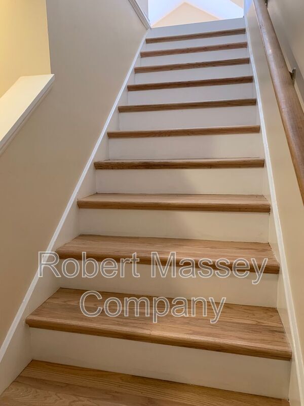 Building Photo - 1271 Cherokee Rd