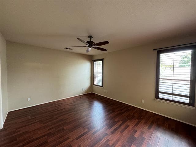 Building Photo - 405 Creekside Dr