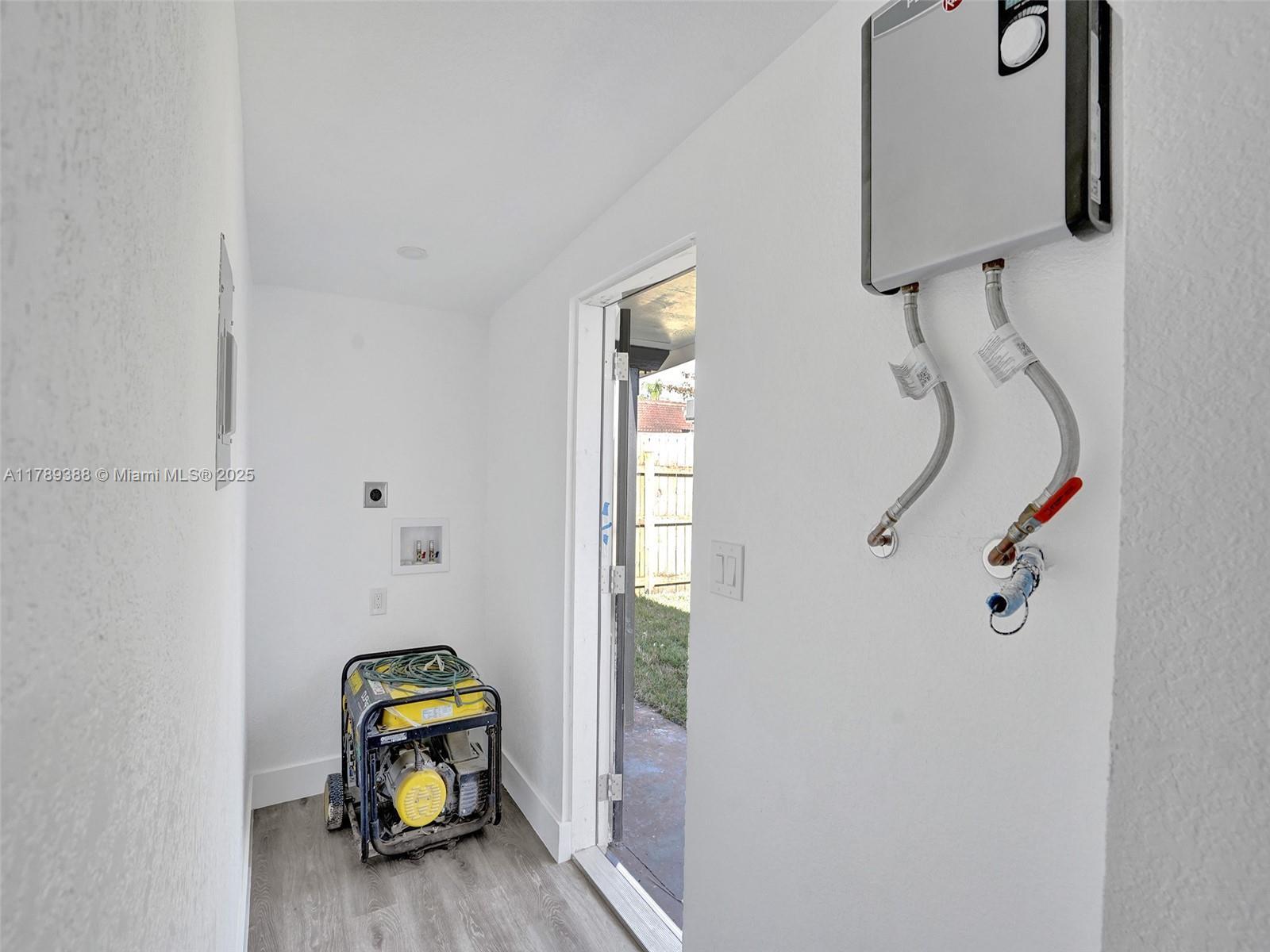 Building Photo - 6147 SW 40th St