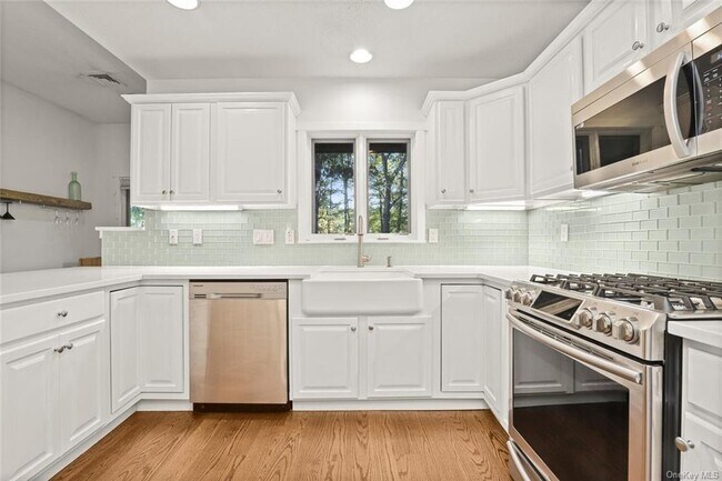 Building Photo - 912 Heritage Hills