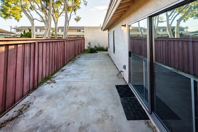 Building Photo - Charming 3 bedroom, 2 bathroom home in Hun...