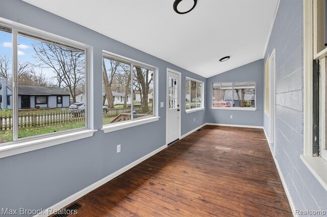 Building Photo - 9024 Mandon Rd