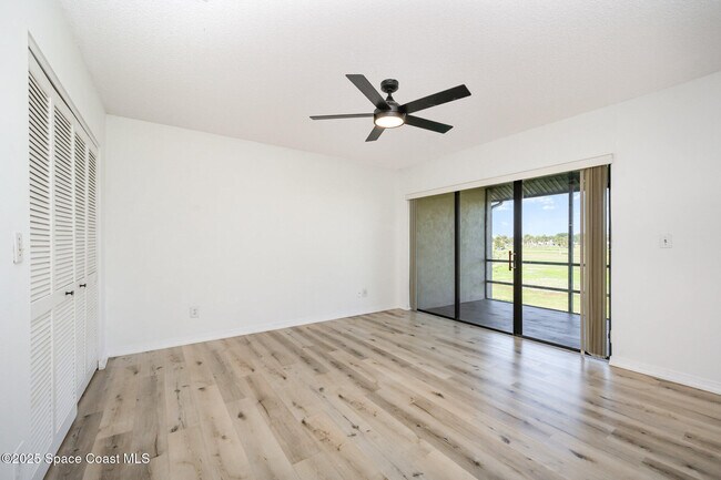 Building Photo - 2230 Golf Isle Dr