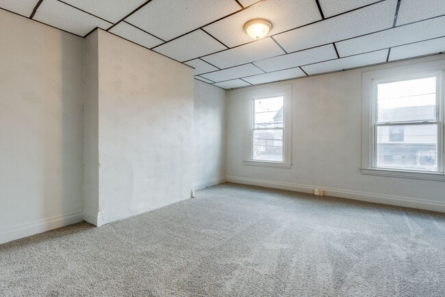 Building Photo - Brighton Heights 3 Bedroom Townhome