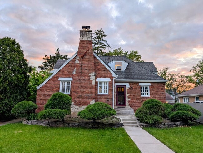 Building Photo - 1712 S Prospect Ave