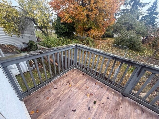 Building Photo - Well-Maintained 2 bed, 2 bath unit in 4-Plex in Desirable Auburn Neighborhood!