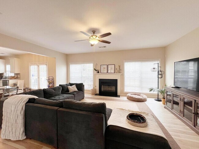 Building Photo - 514 Adeline Ct