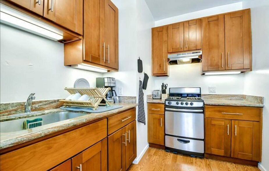 Building Photo - 2255 Market St