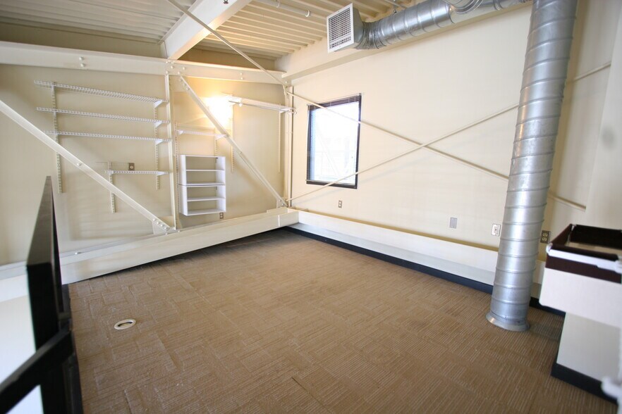 Building Photo - 300 Tijeras Ave NE