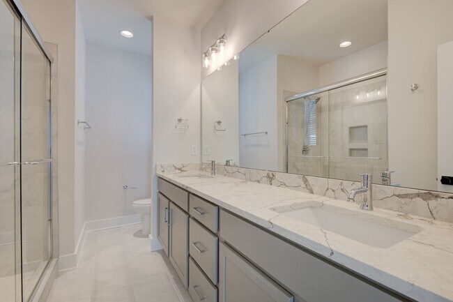 Building Photo - COMING SOON! Modern End-Unit Living Near Uptown | Rooftop Terrace + Tandem Garage