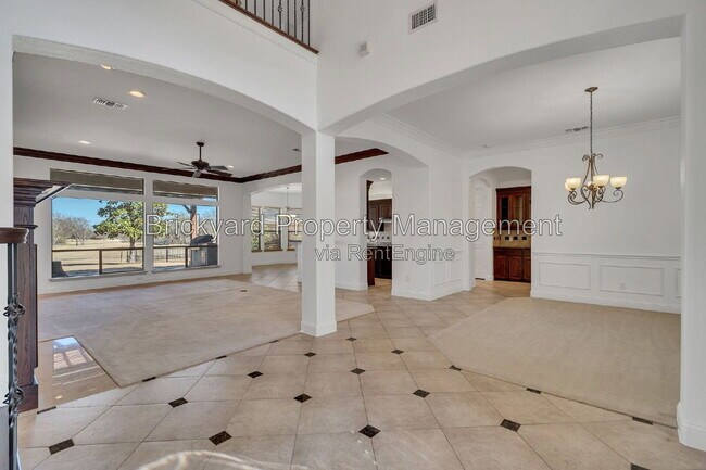 Building Photo - 350 Pine Valley Dr