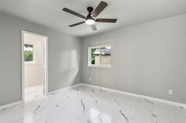 Building Photo - 2504 Avon Dr