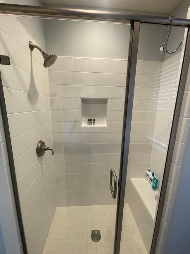 Building Photo - Hard to Find -UCI Campus! 4 bed/3 Full Bat...