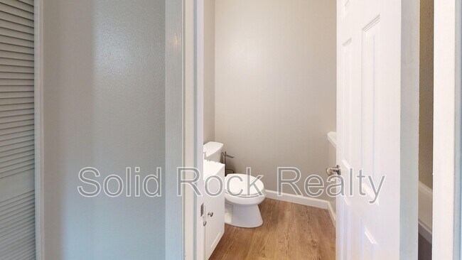 Building Photo - 7284 Sioux Cir S