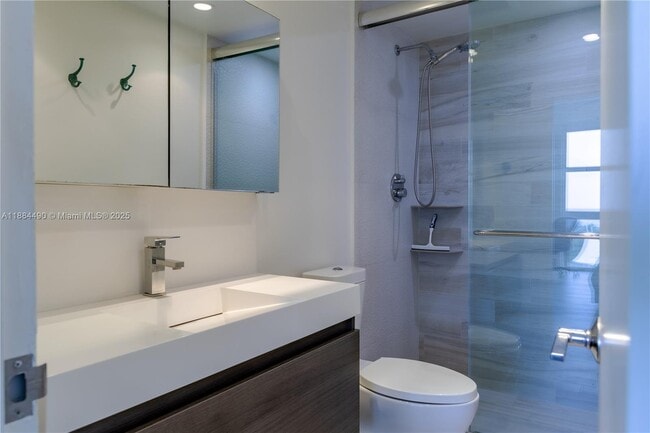 Building Photo - 10275 Collins Ave