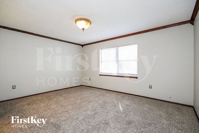 Building Photo - 1595 Sailpoint Dr