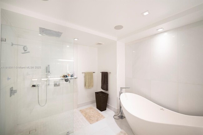 Building Photo - 330 Sunny Isles Blvd